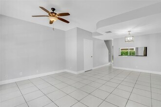 9968 NW 57th Manor in Coral Springs, FL - Building Photo - Building Photo