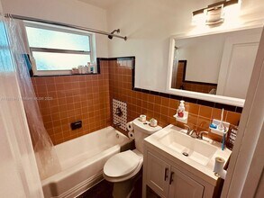 6149 SW 64th St in South Miami, FL - Building Photo - Building Photo
