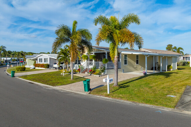 Lamplighter Village in Melbourne, FL - Building Photo - Primary Photo