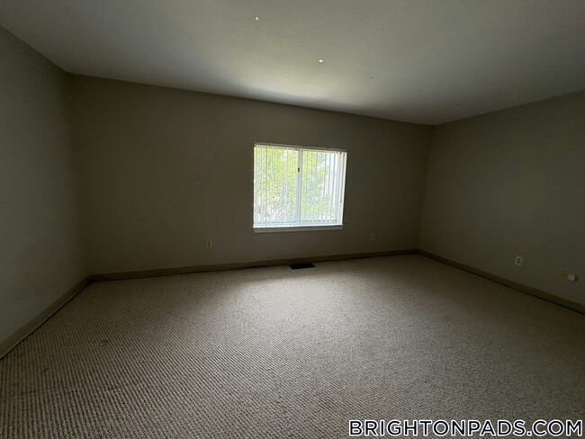 146 N Beacon St