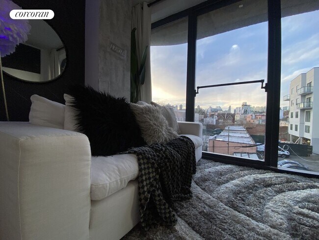 30-18 14th St in Queens, NY - Building Photo - Building Photo