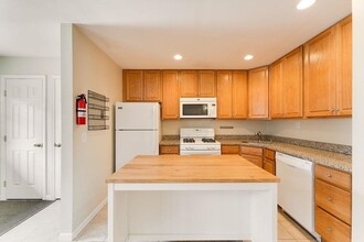 54 Chestnut St in Weehawken, NJ - Building Photo - Building Photo