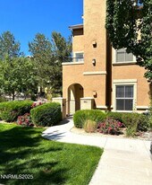 17000 Wedge Pkwy in Reno, NV - Building Photo