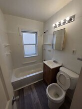 1216-1218 W Hope Ave, Unit 1216 - Lower in Milwaukee, WI - Building Photo - Building Photo