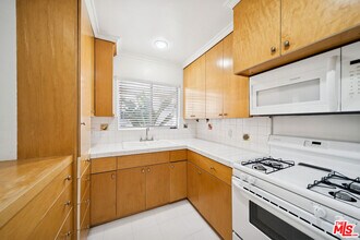 8442 Blackburn Ave in Los Angeles, CA - Building Photo - Building Photo