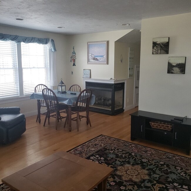 398 B St in Salisbury, MA - Building Photo - Building Photo