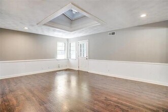 8340 Stonycreek Dr in Dallas, TX - Building Photo - Building Photo