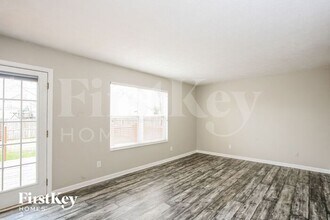445 Winterwood Dr in Avon, IN - Building Photo - Building Photo