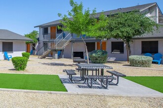 Atwater Apartments in Phoenix, AZ - Foto de edificio - Building Photo