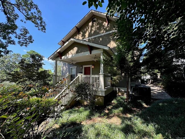 property at 3124 Kavanaugh Blvd
