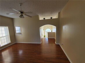 5450 Twin Lakes Dr in College Park, GA - Building Photo - Building Photo