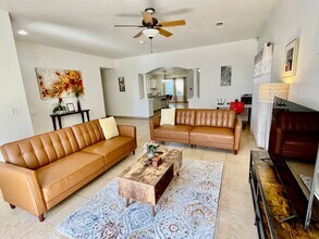 5704 Charleville Ln in Bakersfield, CA - Building Photo - Building Photo