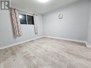 47 Earlsdale Crescent in Brampton, ON - Building Photo - Building Photo