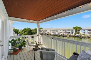 5162 Salmon Dr SE in St. Petersburg, FL - Building Photo