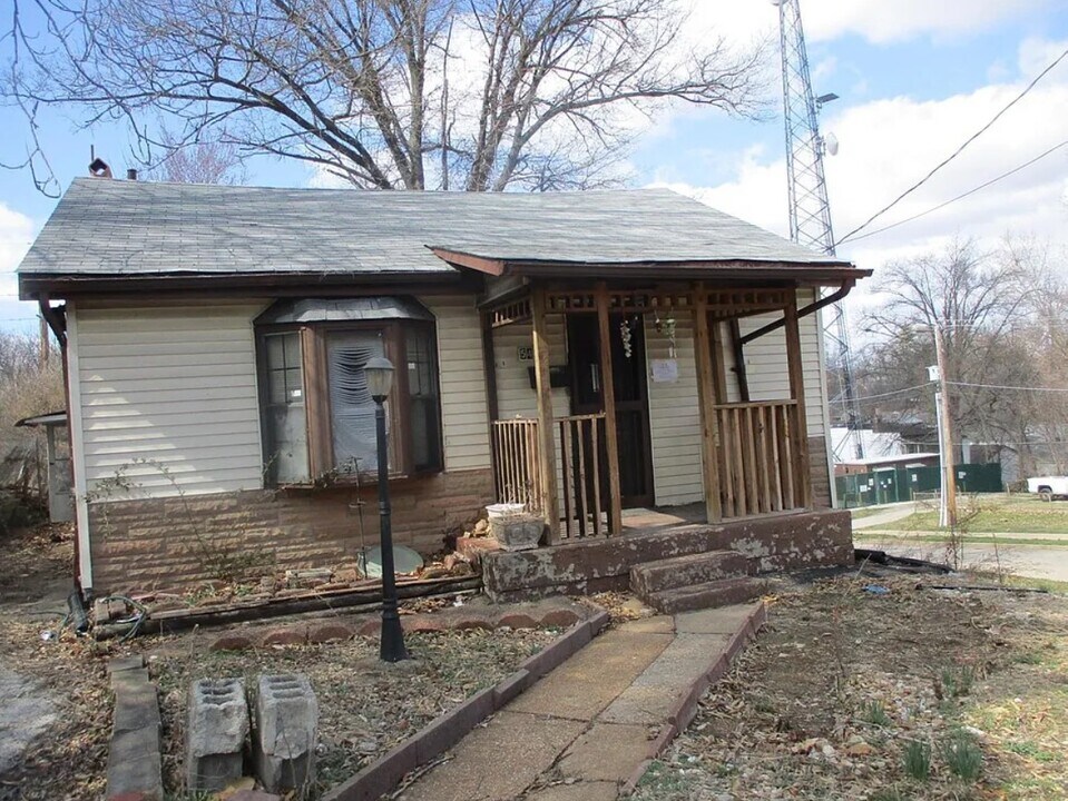 5475 Janet Ave in Jennings, MO - Building Photo