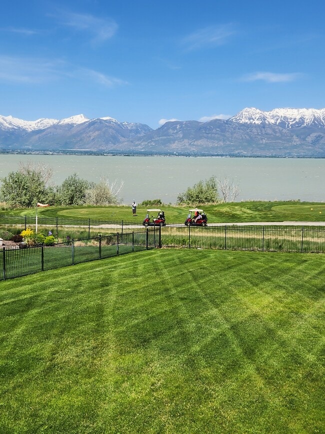 2352 S Shorewood Dr in Saratoga Springs, UT - Building Photo - Building Photo