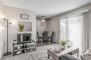 Diamond Creek Apartments in Norman, OK - Building Photo