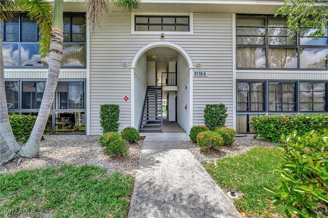 8110 S Woods Cir in Ft. Myers, FL - Building Photo - Building Photo