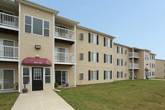 Peach Rentals Apartments And Nearby Frankfort For Rent Raven Crest Apartments1 To 3 Bedroom 605 905 Building Photo