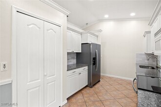 132 SE 4th St in Cape Coral, FL - Foto de edificio - Building Photo