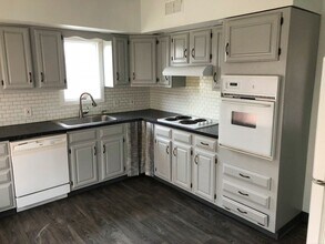 153 Main St in Emmaus, PA - Foto de edificio - Building Photo