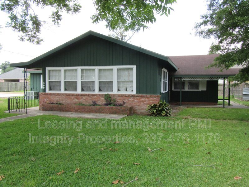 509 N Cunningham St in Rayne, LA - Building Photo
