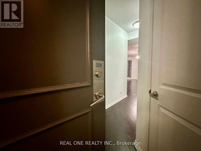 35 Hayden St in Toronto, ON - Building Photo - Building Photo