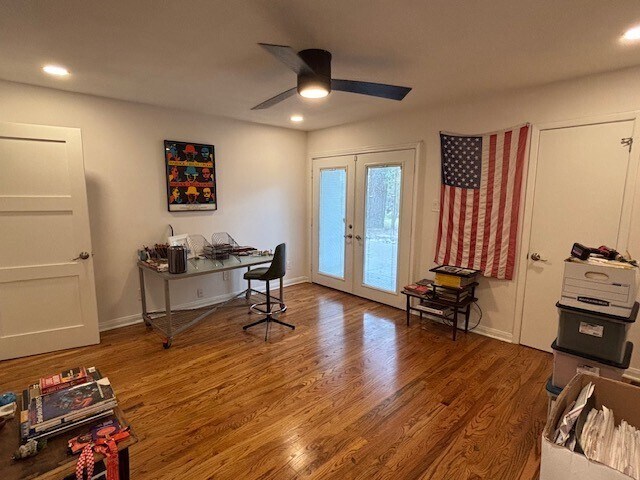 8211 Katy Fwy in Houston, TX - Building Photo