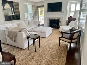 1002 Crest Rd in Wynnewood, PA - Building Photo - Building Photo