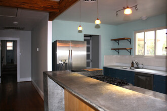 659 Evergreen Ave in Charlottesville, VA - Foto de edificio - Building Photo