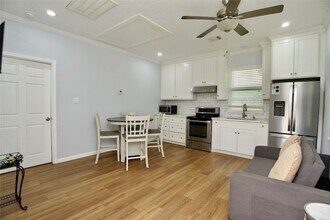 3710 Yellowstone Blvd in Houston, TX - Building Photo - Building Photo