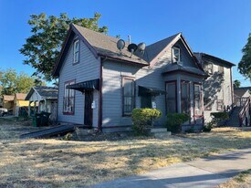 645 N Airport Way in Stockton, CA - Building Photo