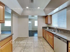 10751 Woodward Ave in Los Angeles, CA - Foto de edificio - Building Photo