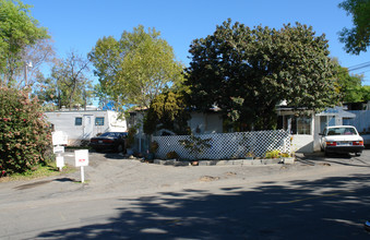 Vista Grove Mobile Home Park in Vista, CA - Building Photo - Building Photo