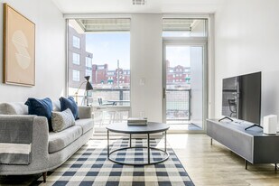 2 Leighton St in Cambridge, MA - Building Photo