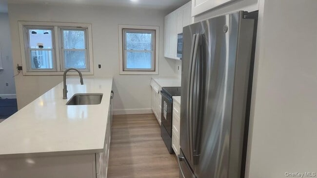 19 Henning Dr in Montrose, NY - Building Photo - Building Photo