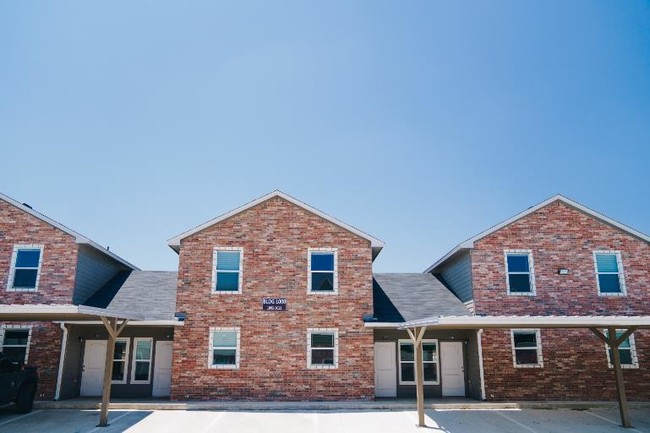 Indian Creek Townhomes in Brownwood, TX - Building Photo - Building Photo