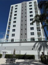 17050 N Bay Rd, Unit 406 in Sunny Isles Beach, FL - Building Photo - Building Photo