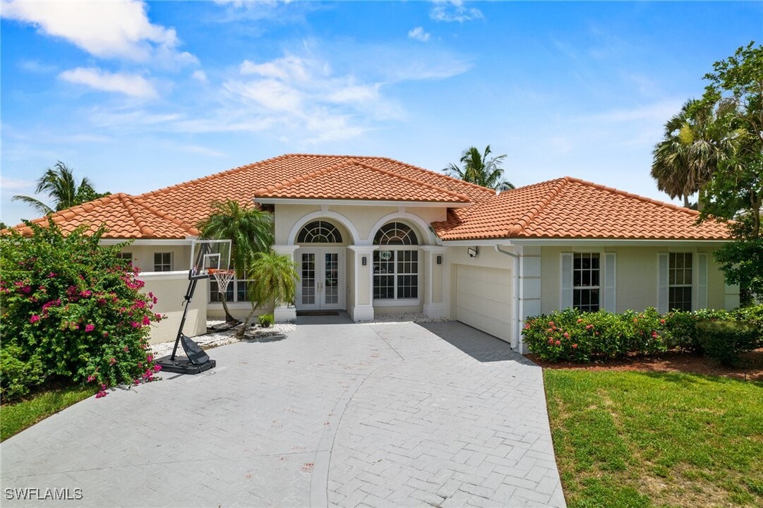 12083 Mahogany Isle Ln in Ft. Myers, FL - Building Photo