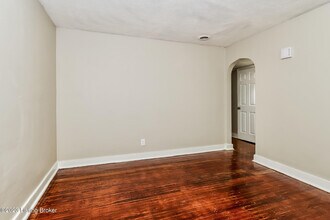 4144 Sunset Ave in Louisville, KY - Building Photo - Building Photo