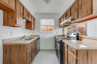 55 Brandon Hall Dr, Unit B in Destrehan, LA - Building Photo - Building Photo