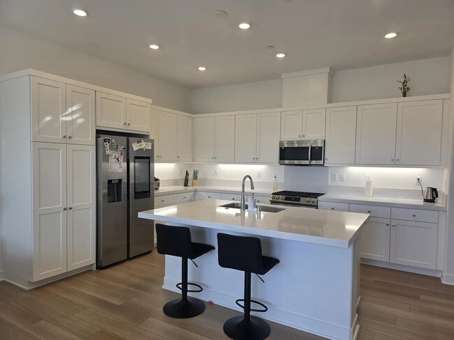 26729 Greylock Ln in Valencia, CA - Building Photo - Building Photo