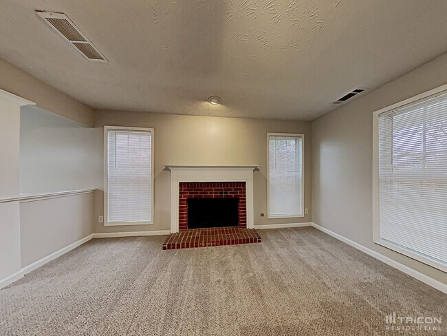 332 Coburn Ct in Lawrenceville, GA - Building Photo - Building Photo