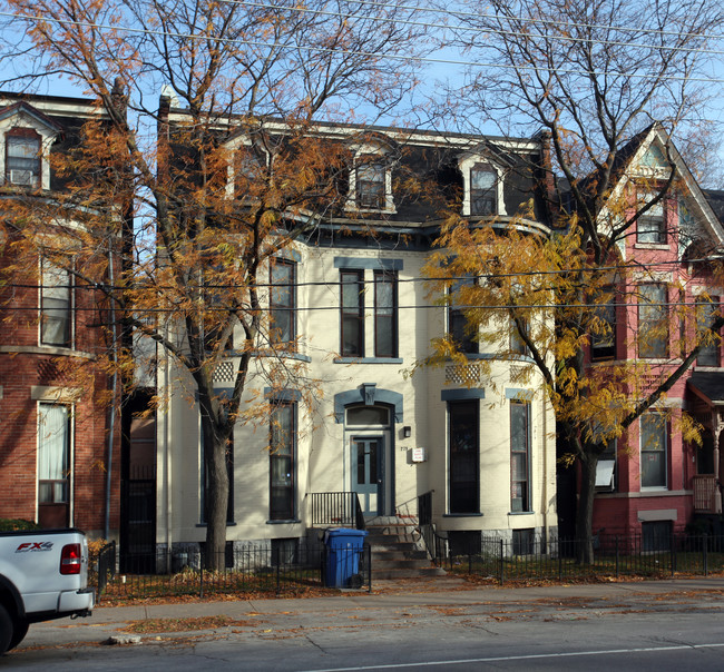 279 Sherbourne St in Toronto, ON - Building Photo - Building Photo