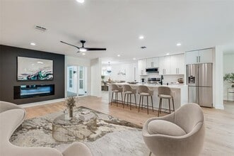 1516 W Five Mile Pkwy in Dallas, TX - Building Photo - Building Photo