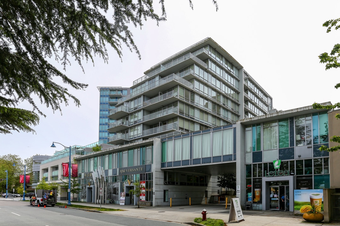 Versante in Richmond, BC - Building Photo