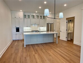 825 NW 14th St in Bentonville, AR - Building Photo - Building Photo