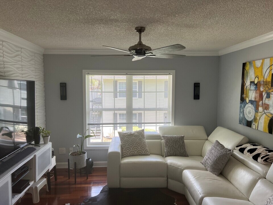 4872 Conway Rd, Unit 102 in Orlando, FL - Building Photo