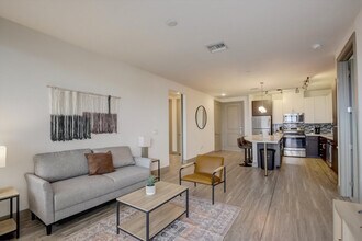 555 N College Ave in Tempe, AZ - Building Photo - Building Photo