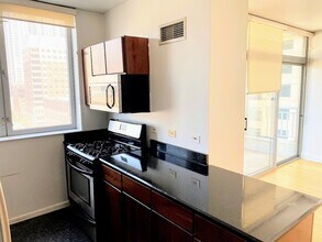 600 N Dearborn St, Unit 0811 in Chicago, IL - Foto de edificio - Building Photo